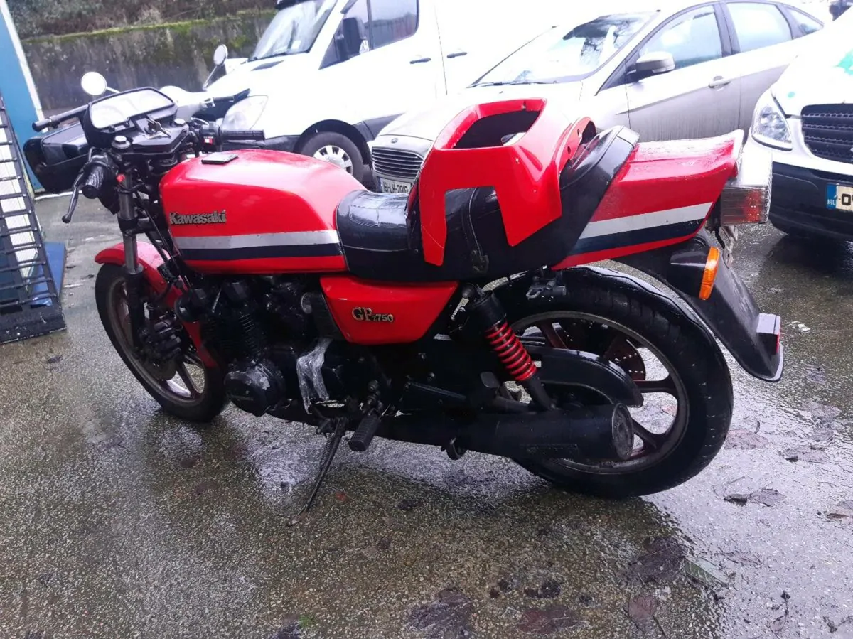 KAWASAKI GPZ 750 COMPLETE RESTORATION PROJECT - Image 4