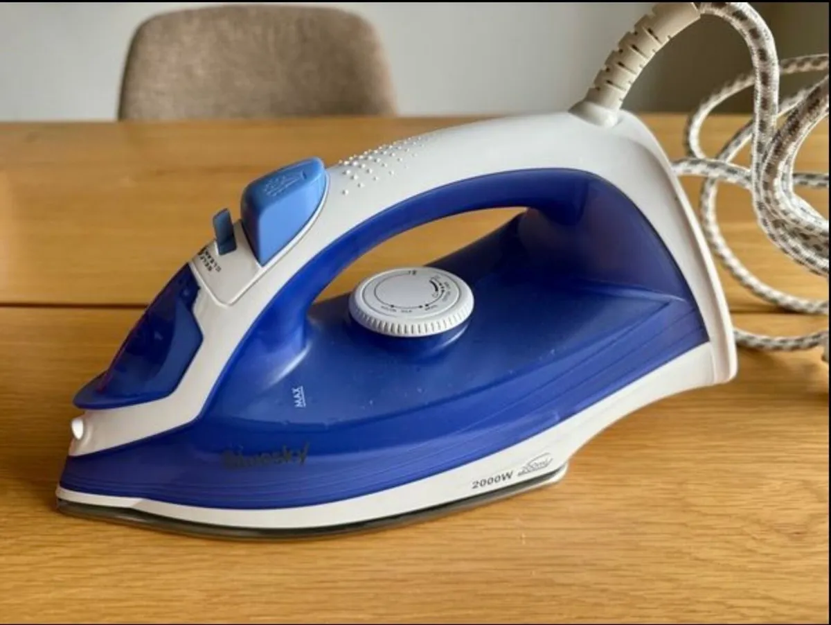 Steam iron, perfect working condition - Image 2
