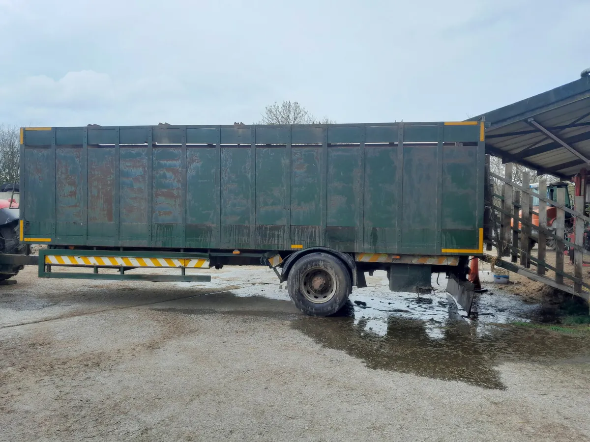 Cattle trailer - Image 1