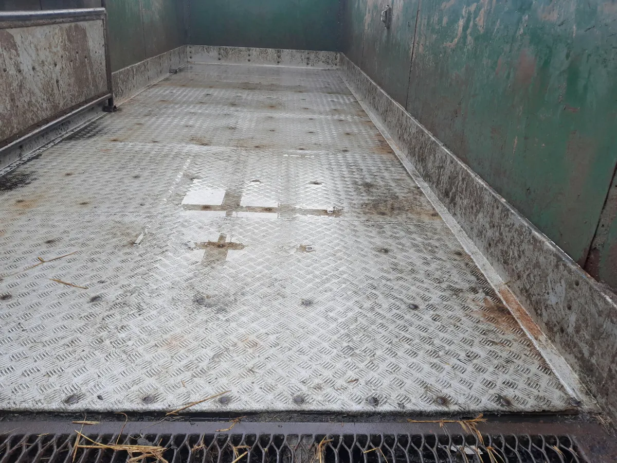 Cattle trailer - Image 4