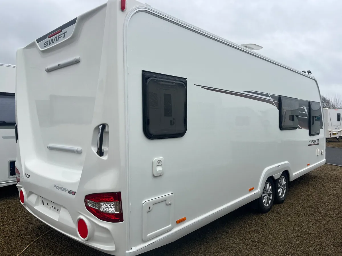 2022 SWIFT ACE PIONEER D/SPECIAL 6/7 BERTH CARAVAN - Image 4