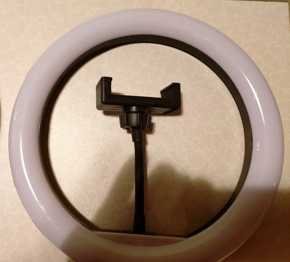 TWO LED RING LIGHTS WITH SMART PHONE HOLDER. - Image 3