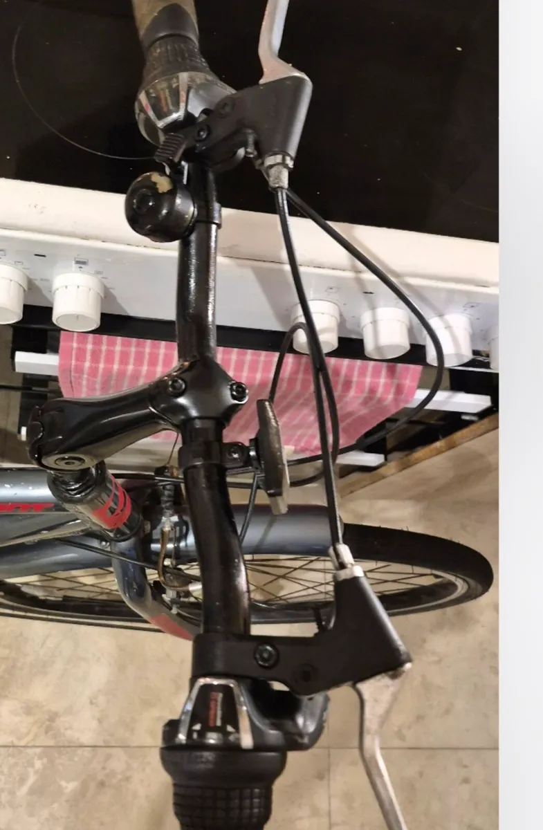 ADULTS GIANT BIKE 20"FRAME FANTASTIC CONDITION GEA - Image 4