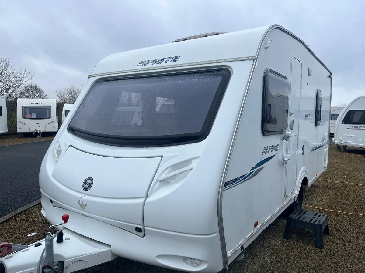 2009 SWIFT SPRITE ALPINE 4 4/5 BERTH CARAVAN!! - Image 2