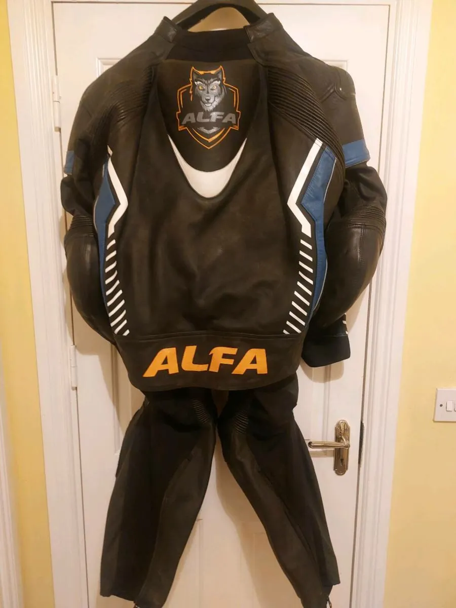 Motorcycle leathers - Image 1