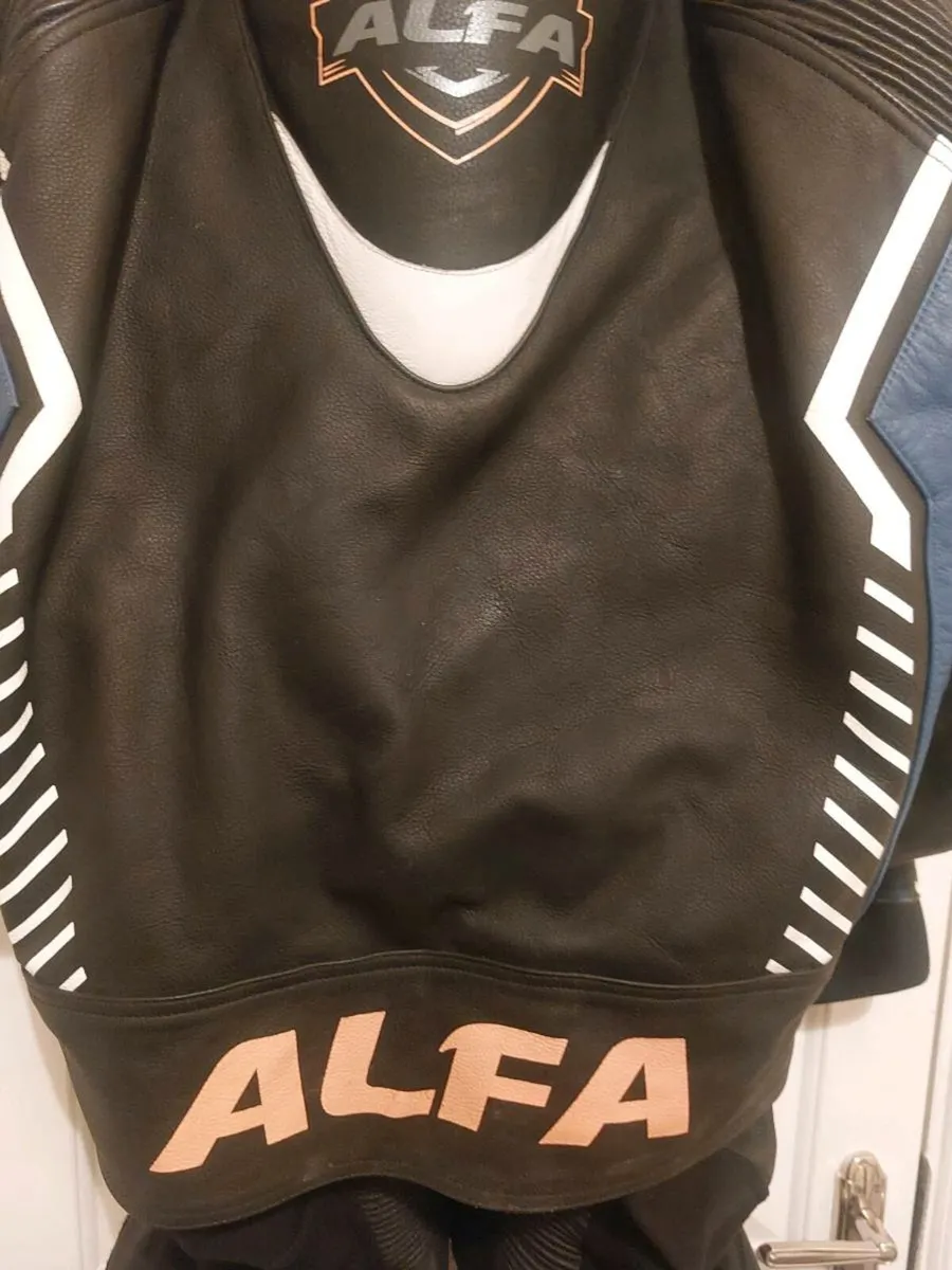 Motorcycle leathers - Image 3