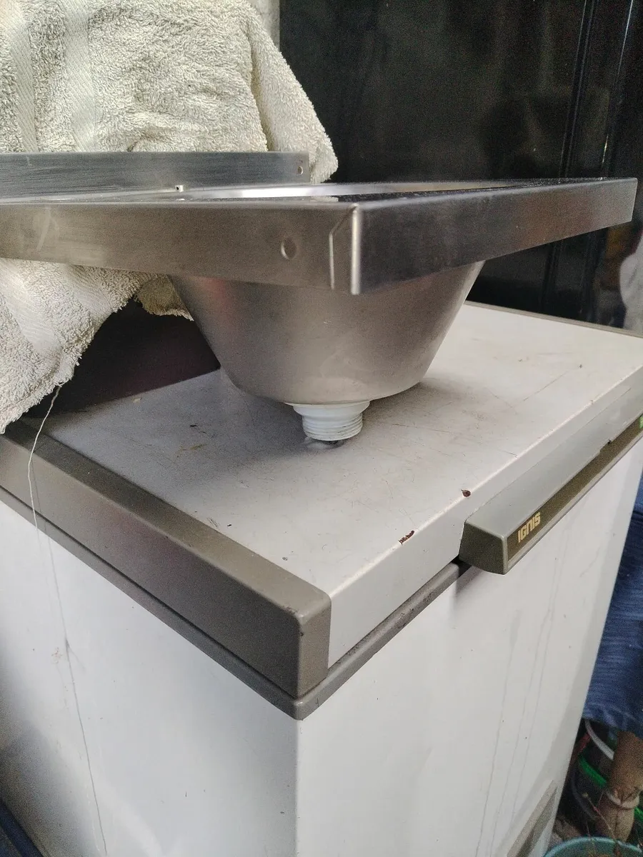 Stainless steel sink - Image 3