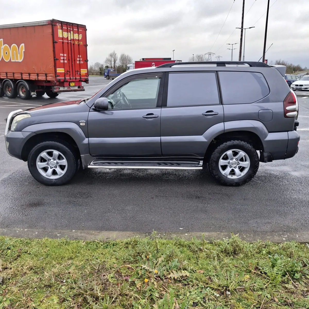 2 Toyota Land Cruiser - Image 2