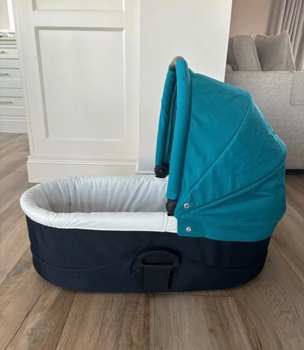 Mamas and papas push chair, bassinet and car seat - Image 2