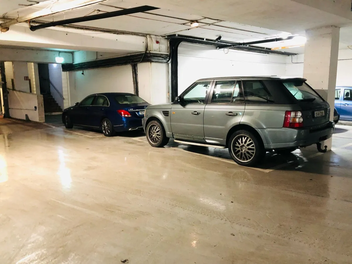 Car for parts “Selling as whole for parts” - Image 3