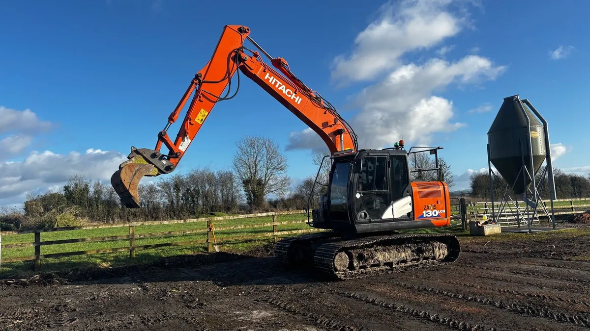 Hitachi Zaxis 130-6 - Image 1