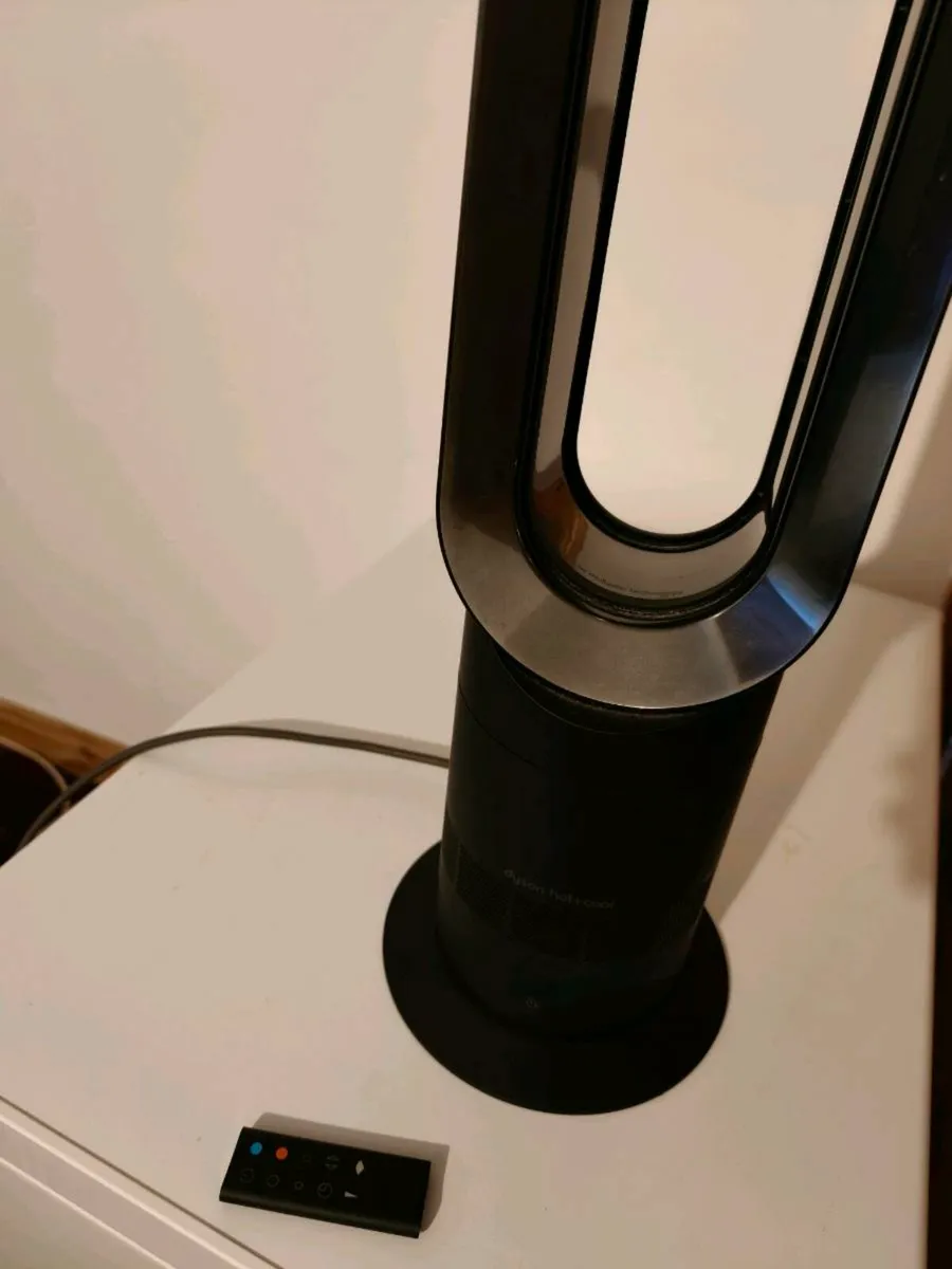 Dyson Hot + Cool Bladeless Fan Heater - Image 1