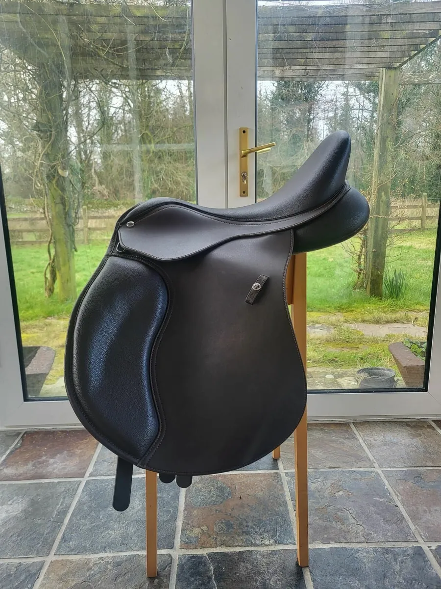 Wintec GP Saddle - Image 1