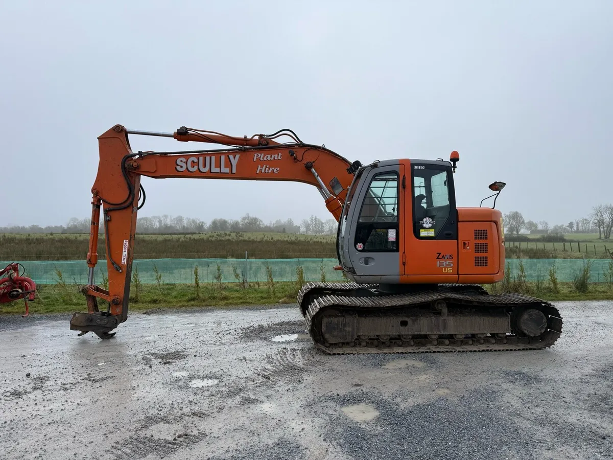 Hitachi ZX135-1 - Image 1