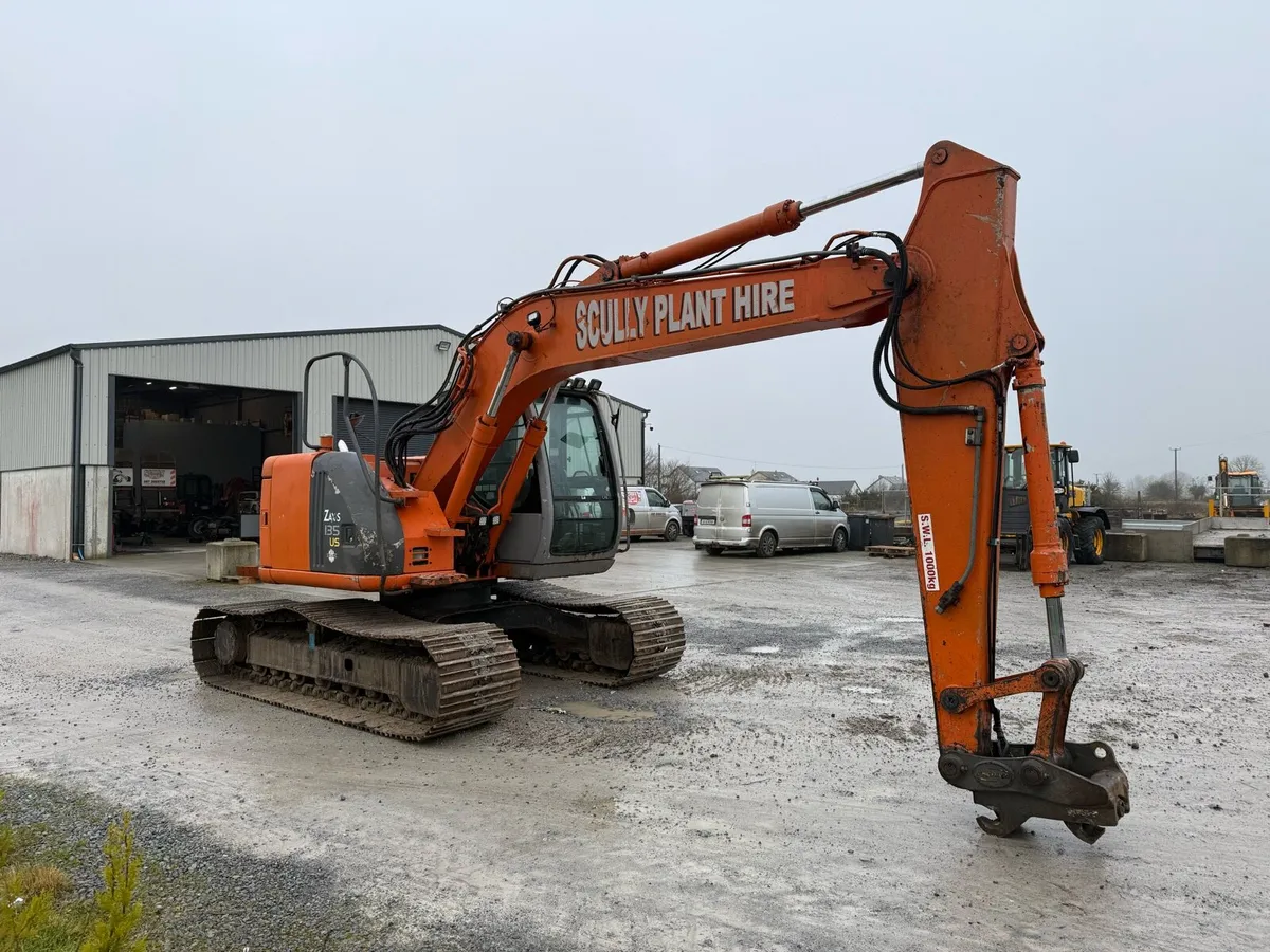 Hitachi ZX135-1 - Image 3