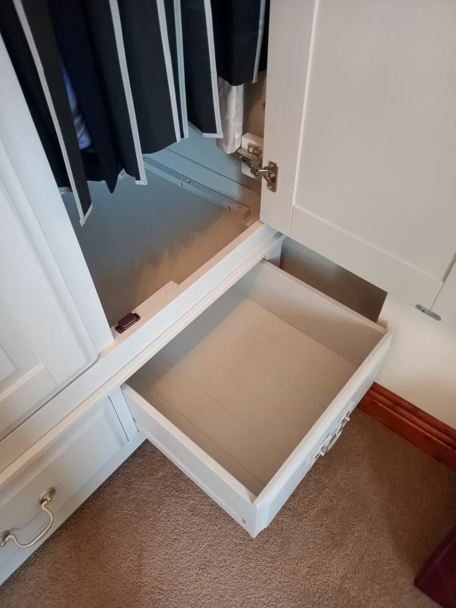 Wardrobe  bedroom - Image 4