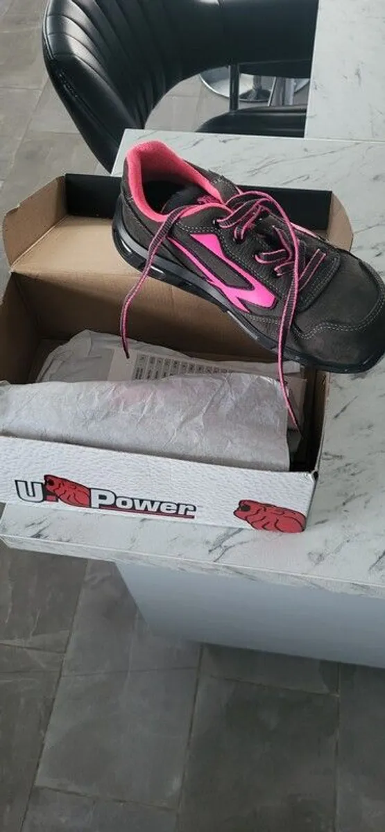 Safety Shoe/Trainer Size UK5/EU38 - Image 2