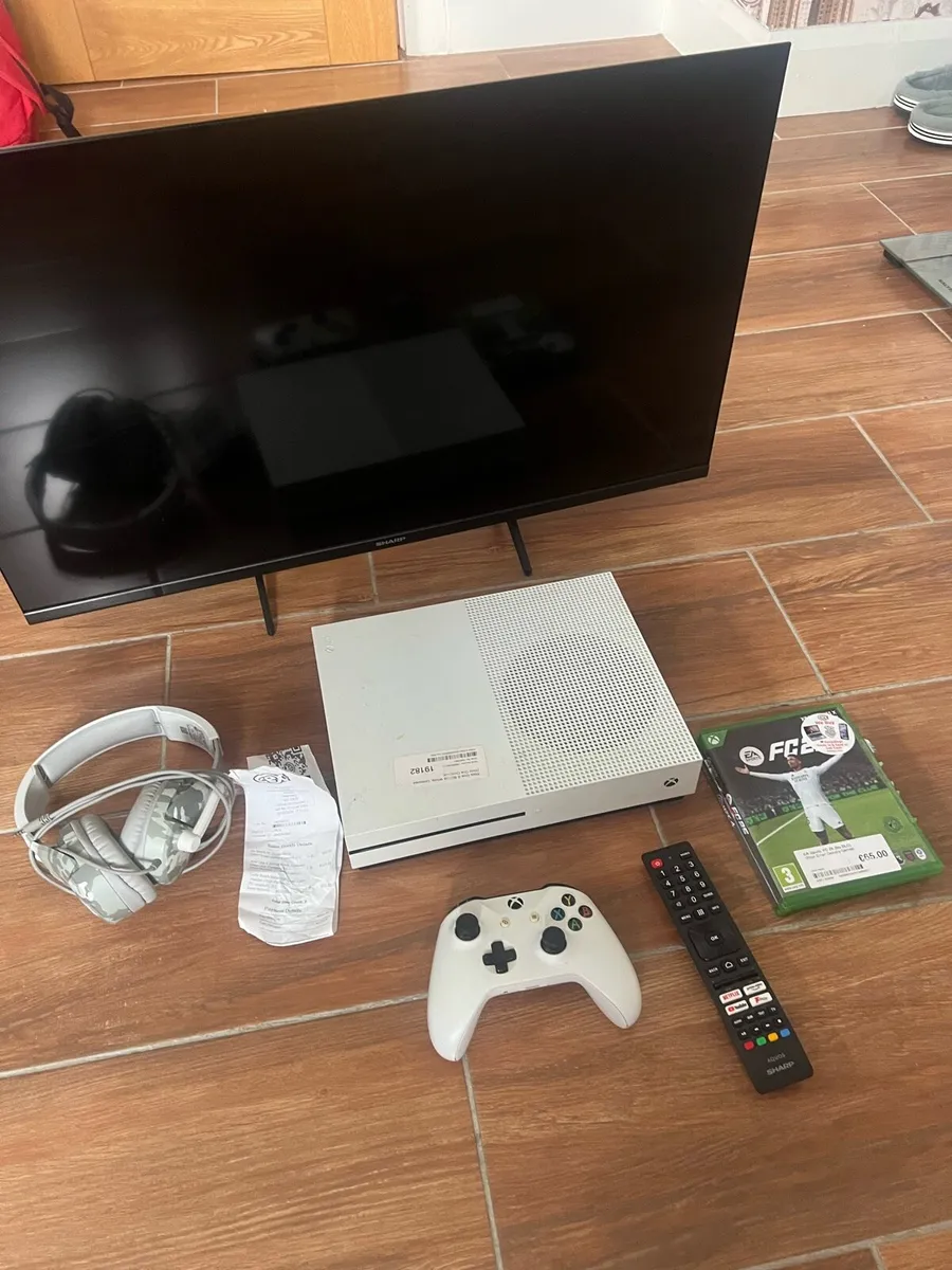 Tv and Xbox One - Image 1