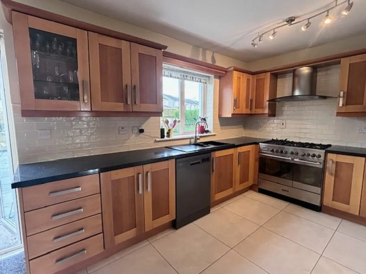 Solid Maple Kitchen with appliances - Image 2