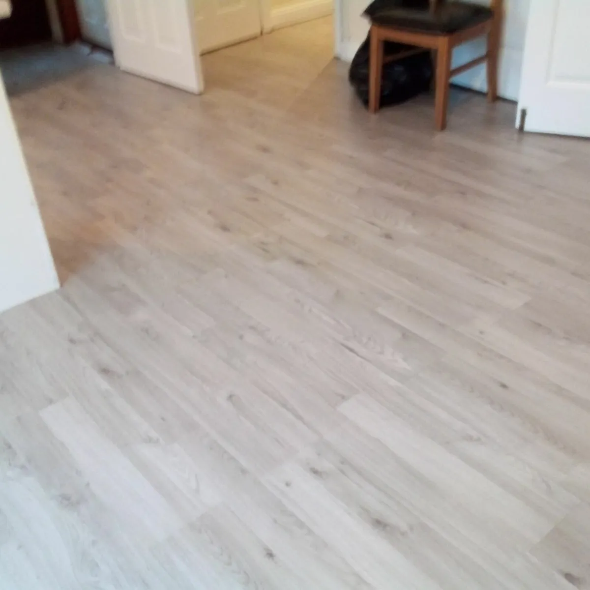 Laminated timber floor fitters - Image 4