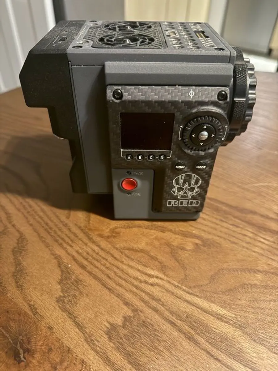 Red Scarlet W - Image 2