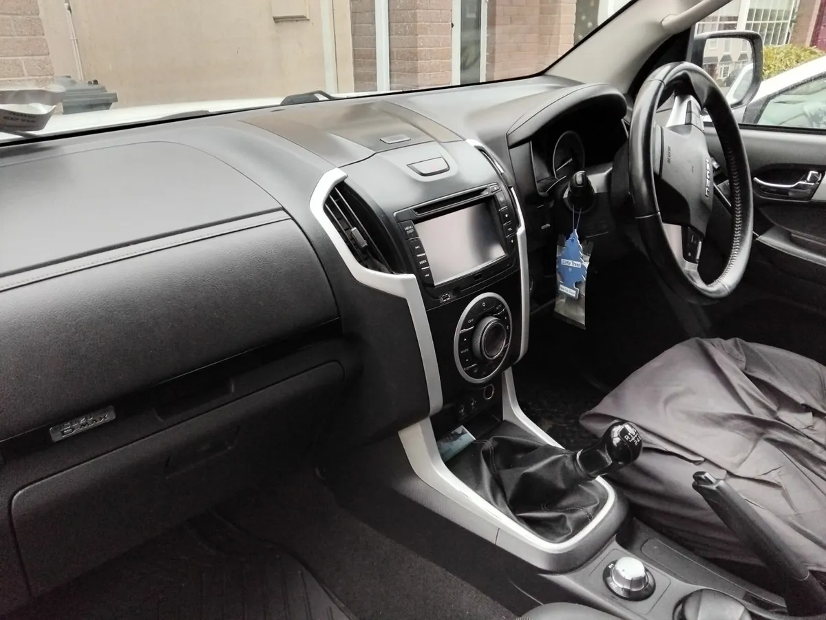 Isuzu D-Max 2019 - Image 3