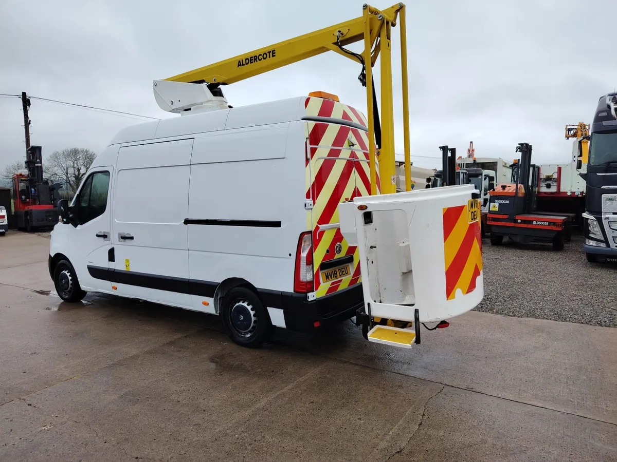 2018 Vauxhall 3.5 ton cherry picker 12.5 meter - Image 3