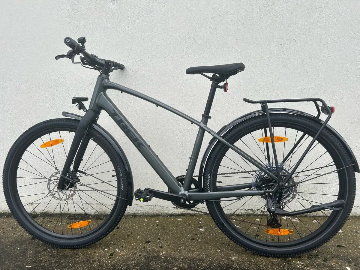 Trek bike and bike rack - Image 1