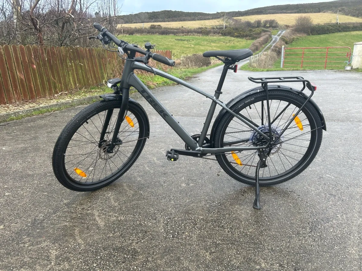 Trek bike and bike rack - Image 2