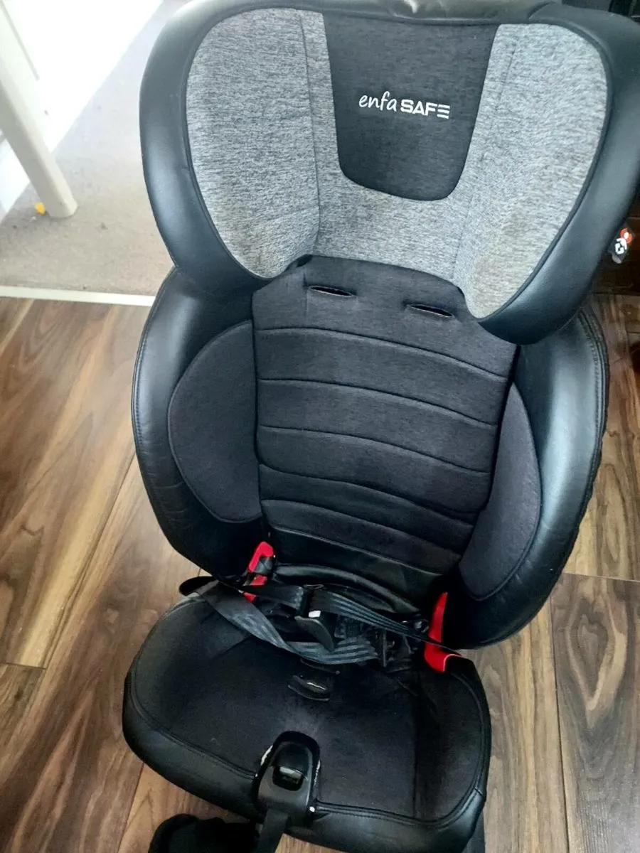 High Back Booster Isofix - Image 1