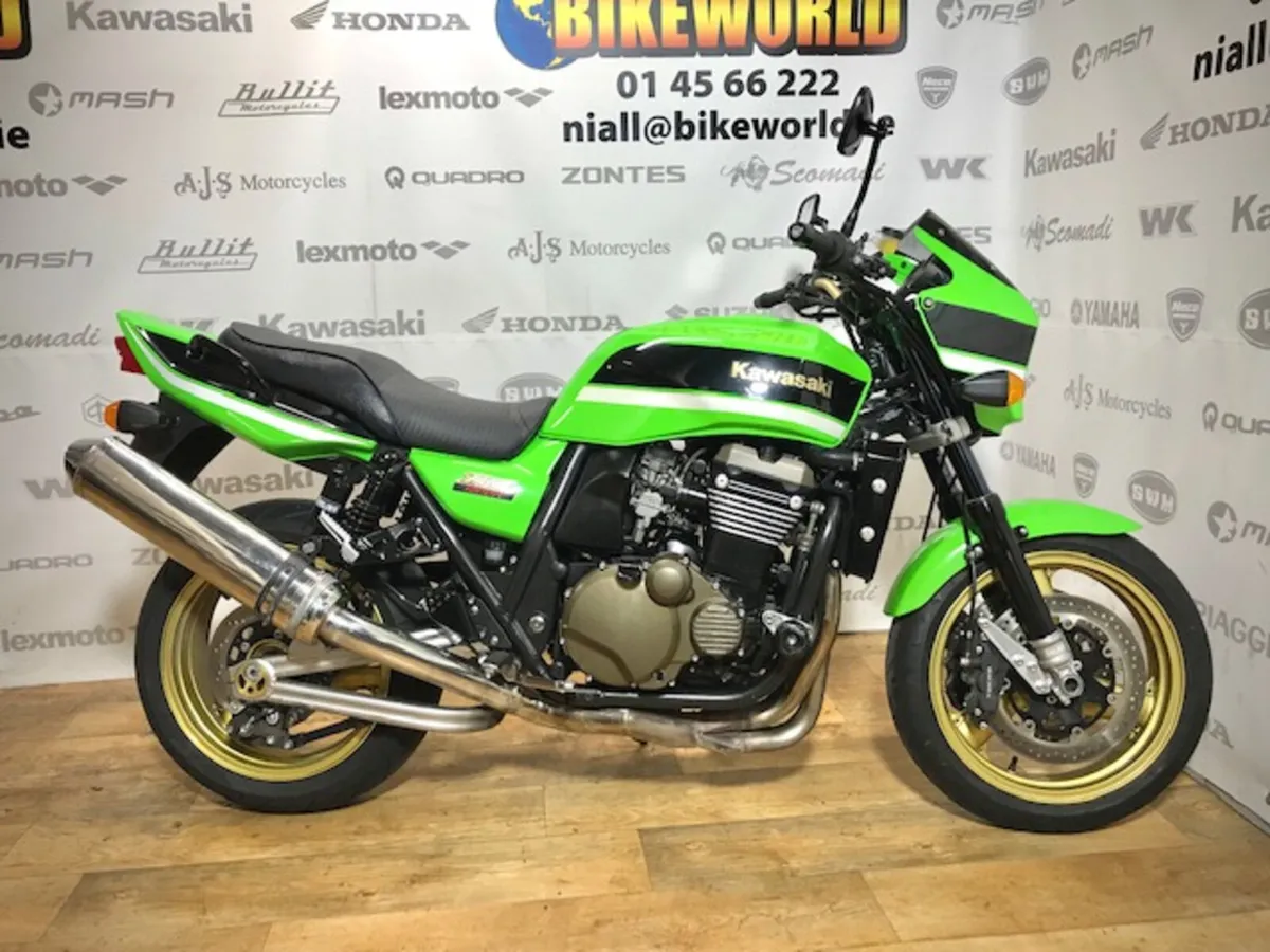 PRE-OWNED Kawasaki ZRX1200R 2007 - Image 1