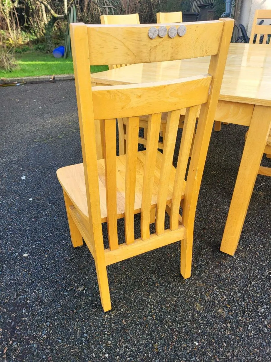 Large table and chairs - Image 3
