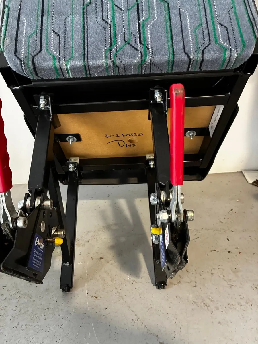 Quick release new model sprinter seats - Image 2