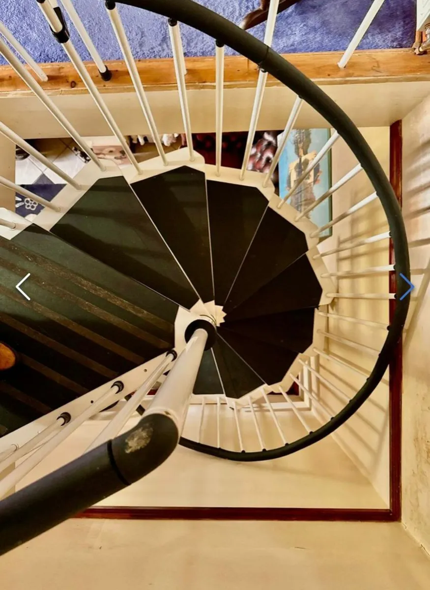 Spiral stairs - Image 3