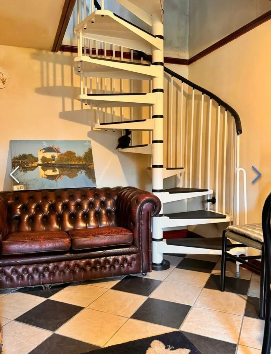 Spiral stairs - Image 2