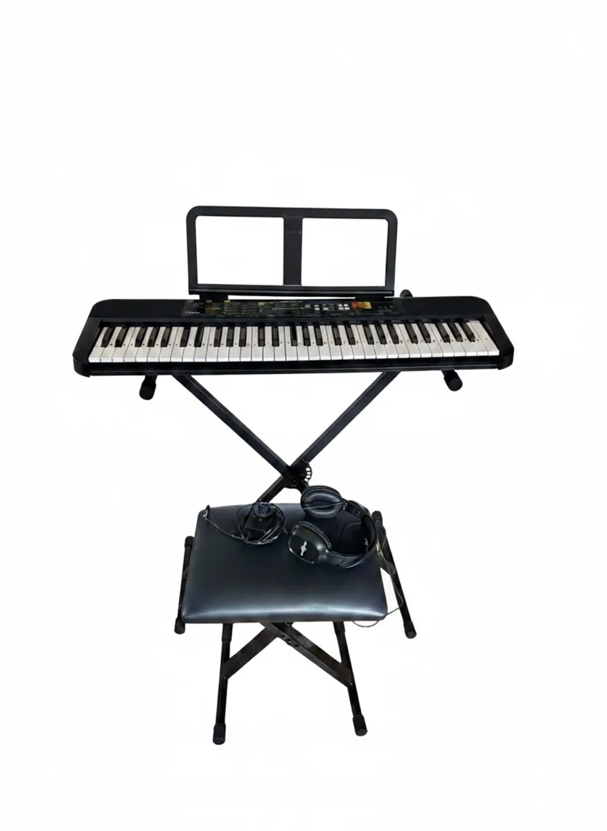 Yamaha keyboard - Image 1