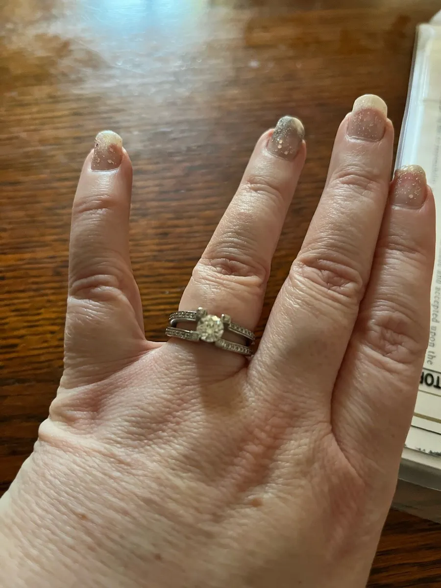 18 CT White Gold Engagement Ring - Image 2