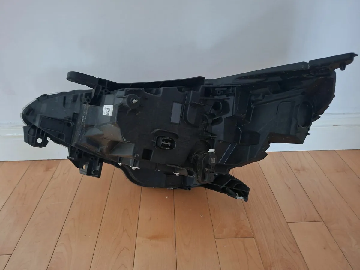 right headlight Renault Clio 2023 - Image 4