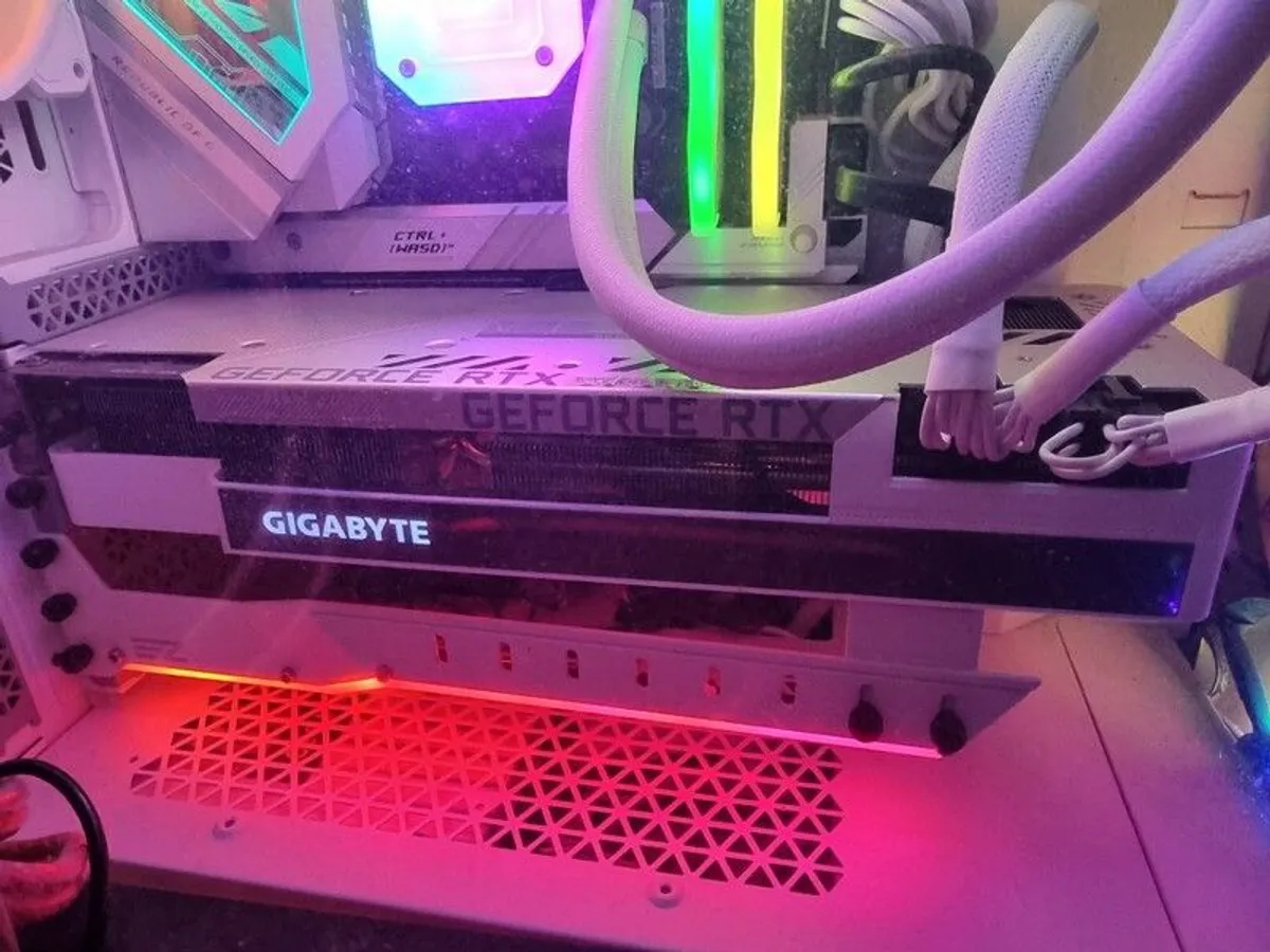 Gigabyte Geforce RTX3080TI Vision OC