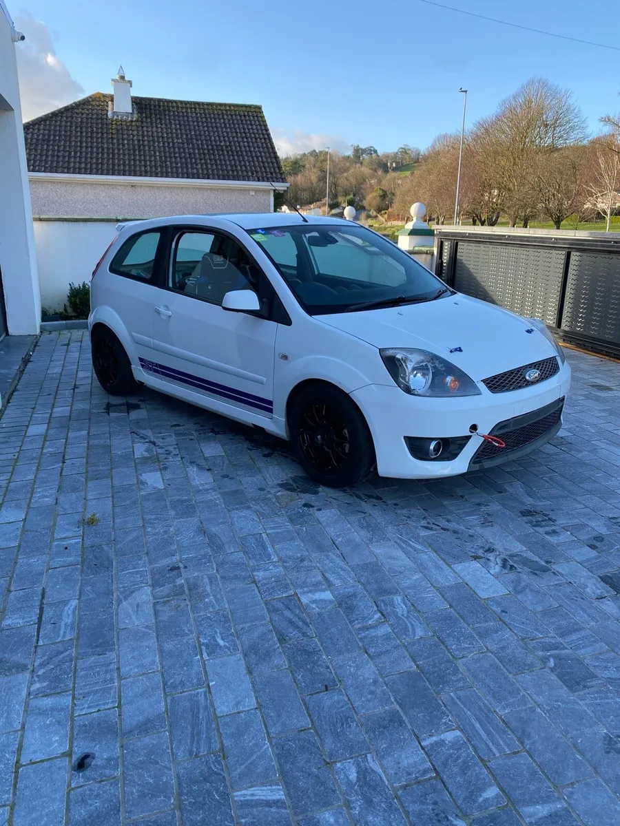 Ford Fiesta ST - Track - Image 1