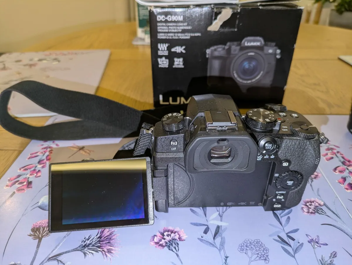 Panasonic Lumix G90M Mirrorless camera + 2 lenses - Image 4