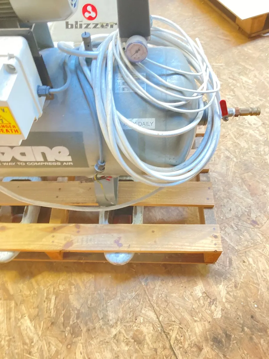 Air Compressor - Image 4