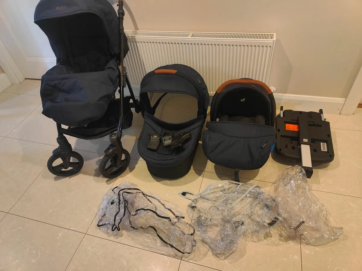 Venicci 3 in 1 Travel System - Image 1