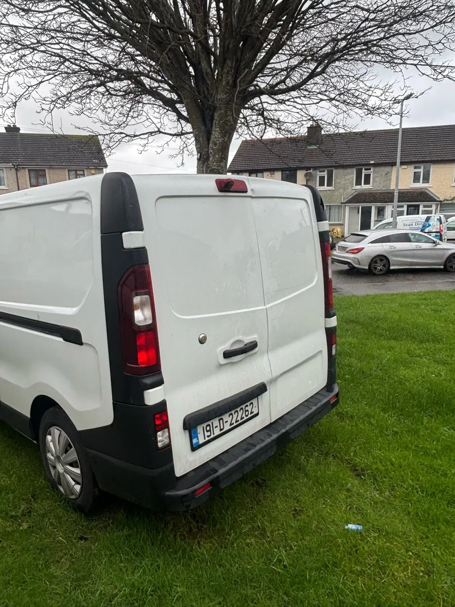 Renault traffic - Image 3