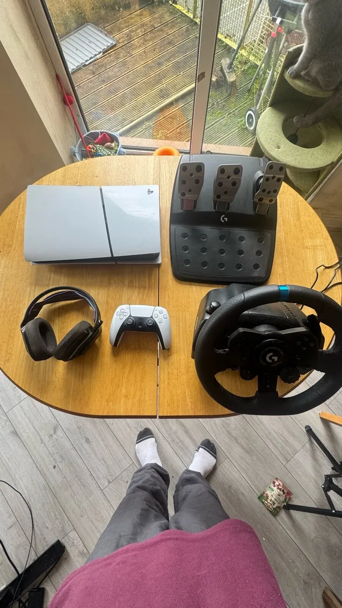 PS5 Digital + Logitech G535 headset +Logitech G923 - Image 3