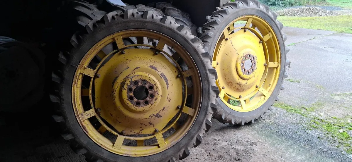 Ford 10 sereis row crop wheels - Image 1