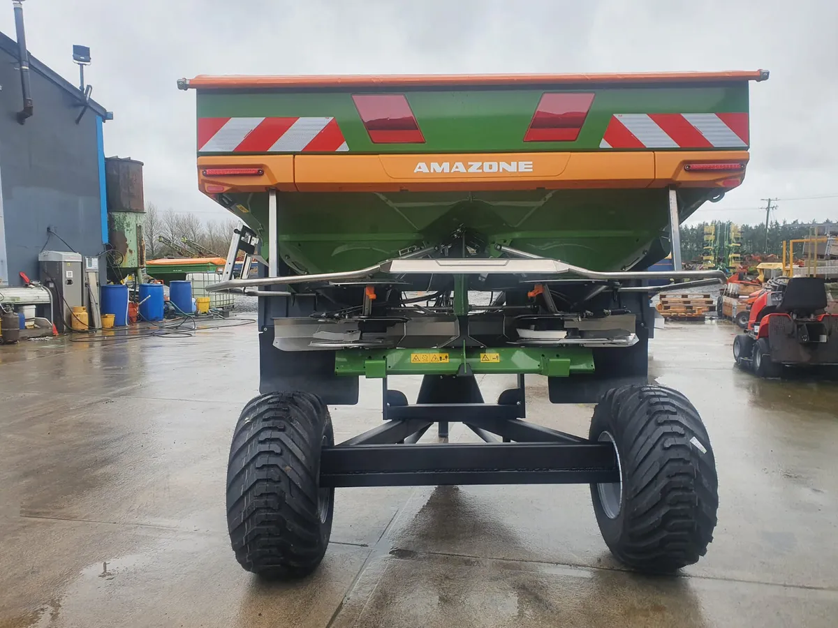 New Amazone ZAV Fertilizer Spreader - Image 3
