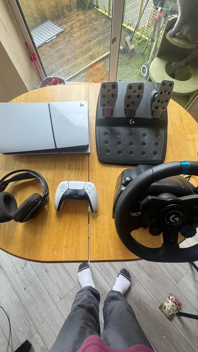 PS5 Digital + Logitech G535 headset +Logitech G923 - Image 4
