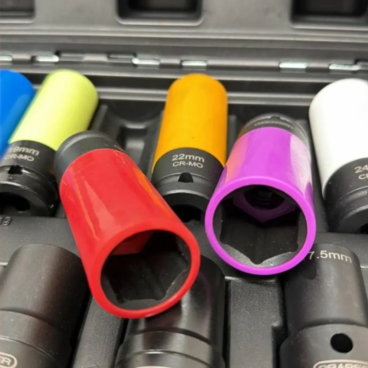 Draper Wheel Nut Socket Set, 1/2" Sq. Dr. (18 Pcs) - Image 2