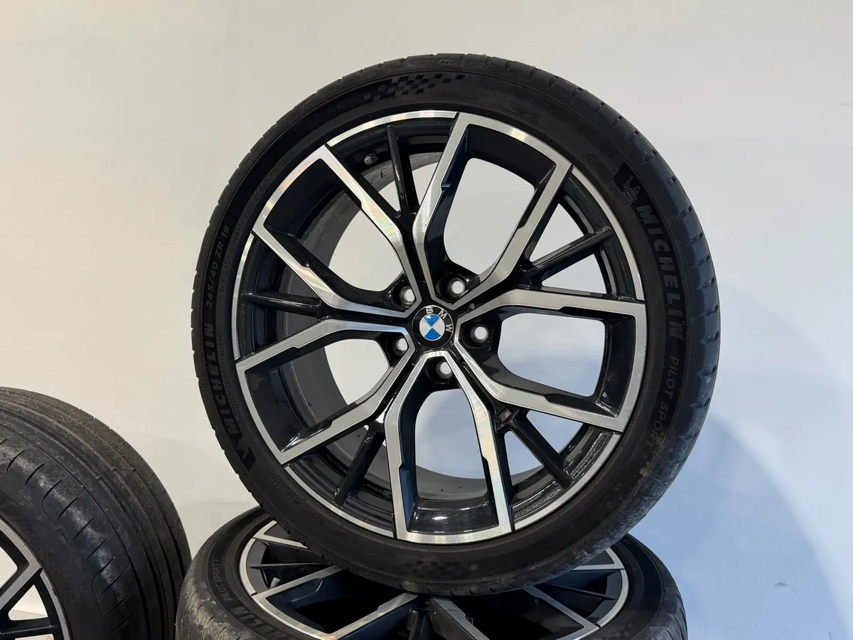 19” GENUINE BMW ALLOYS - Image 2